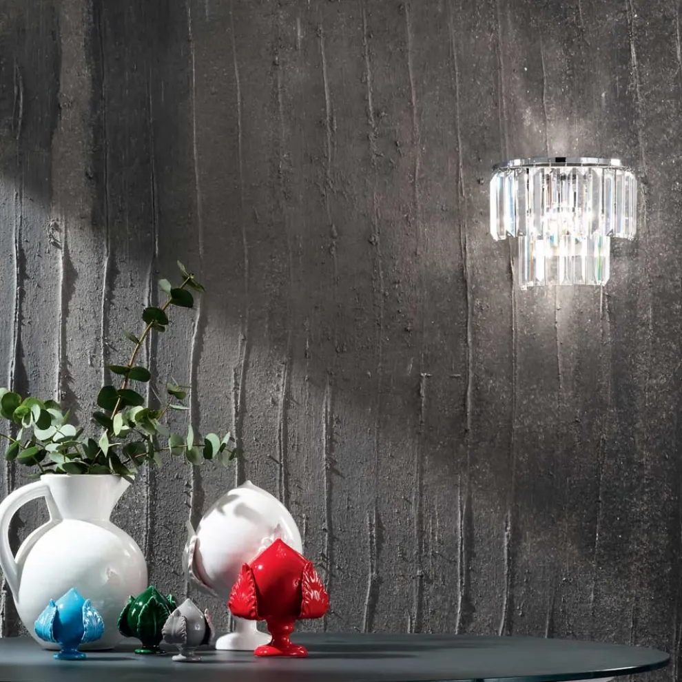 Klassische Wandlampe aus silberfarbenem Metall mit Kristallanhängern - Jerome