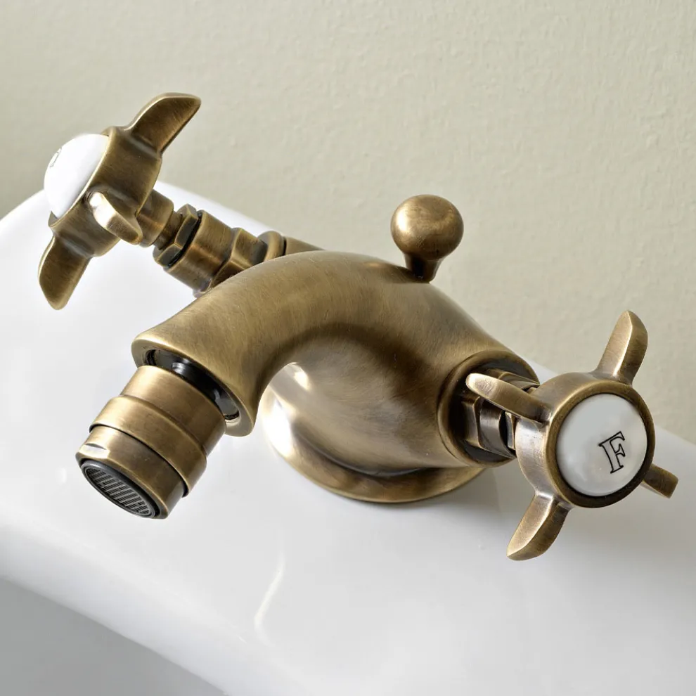 Klassischer Einloch-Wasserhahn aus Messing für Bidet und Butterfly-Griffe - Miriano