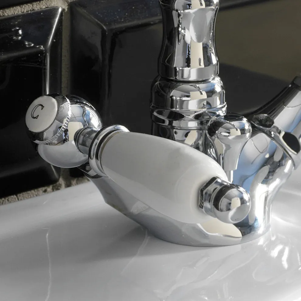 Klassischer Einloch-Bidethahn mit handgefertigten Messinghebeln - Noriana