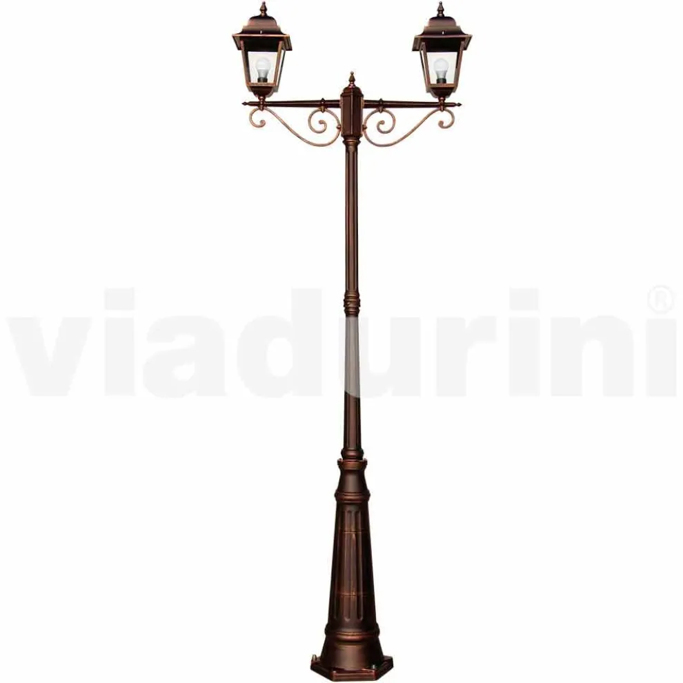 Klassischer Laternenpfahl für den Außenbereich aus Aluminium, hergestellt in Italien, Aquilina