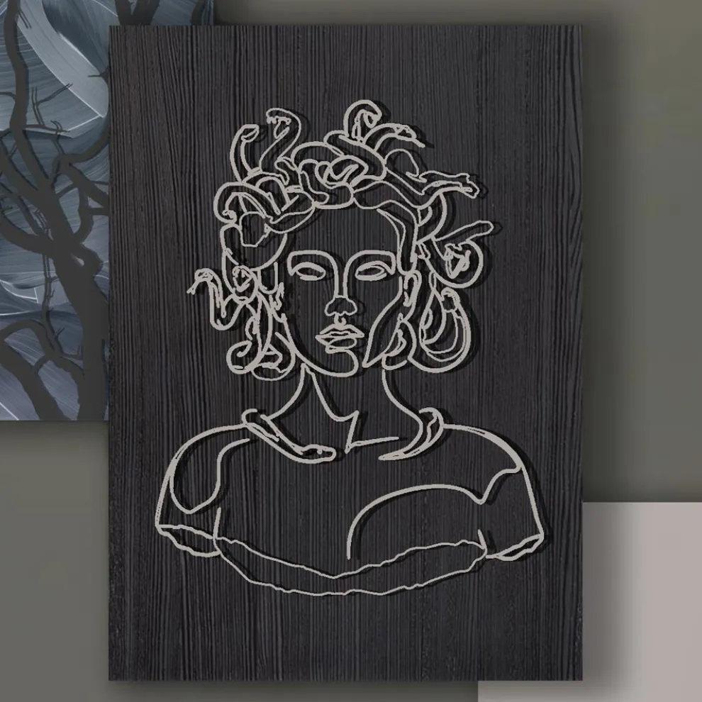 Komposition aus 3 Tafeln mit der Stilisierung der Medusa, hergestellt in Italien – Ichika