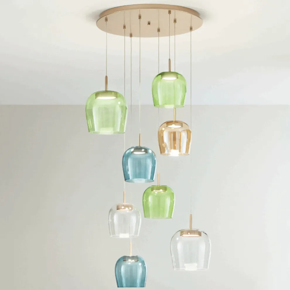 Kronleuchter aus goldlackiertem Metall und LED-Licht und farbigem Glas – Hainbuche