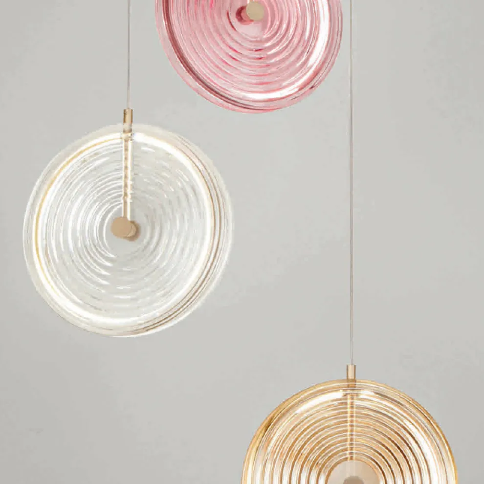 Kronleuchter aus lackiertem Metall und Glas, verziert mit konzentrischen Linien – Hackberry