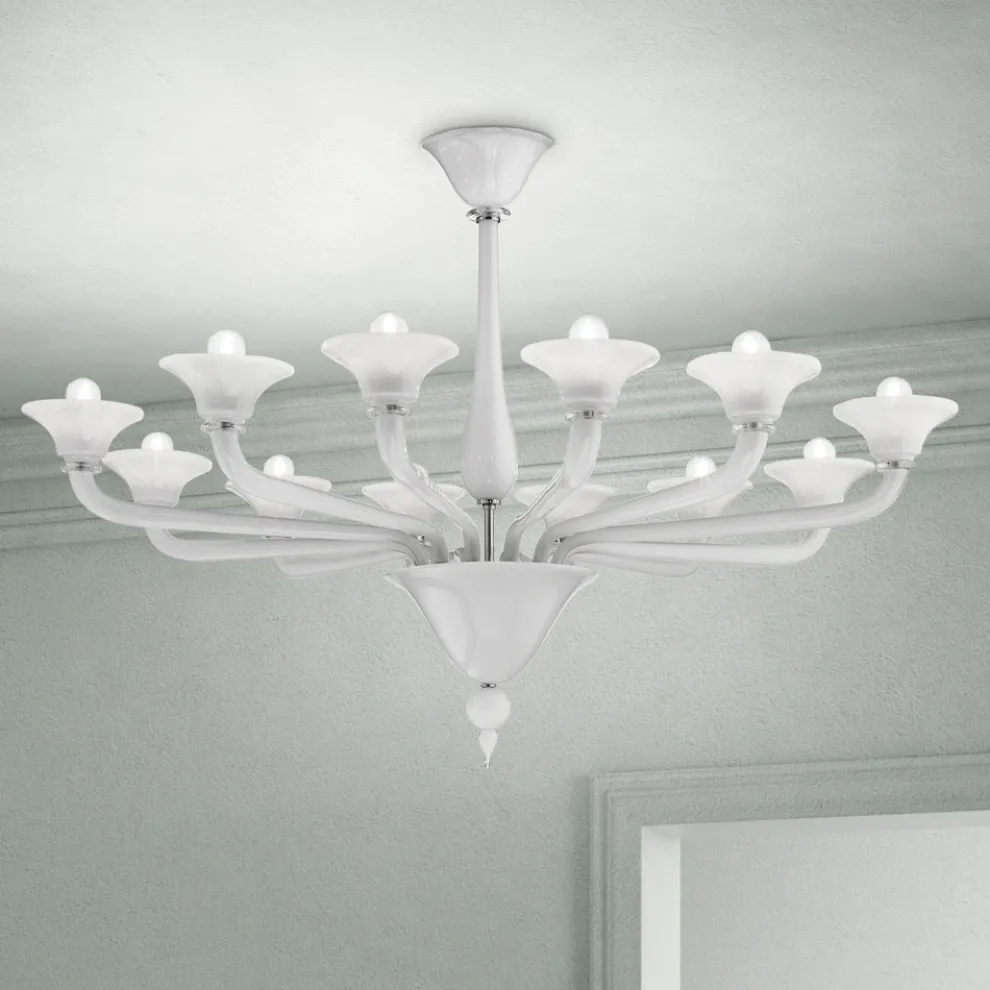 Kronleuchter mit 12 Lichtern aus weißem venezianischem Glas und verchromtem Metall - Ismail