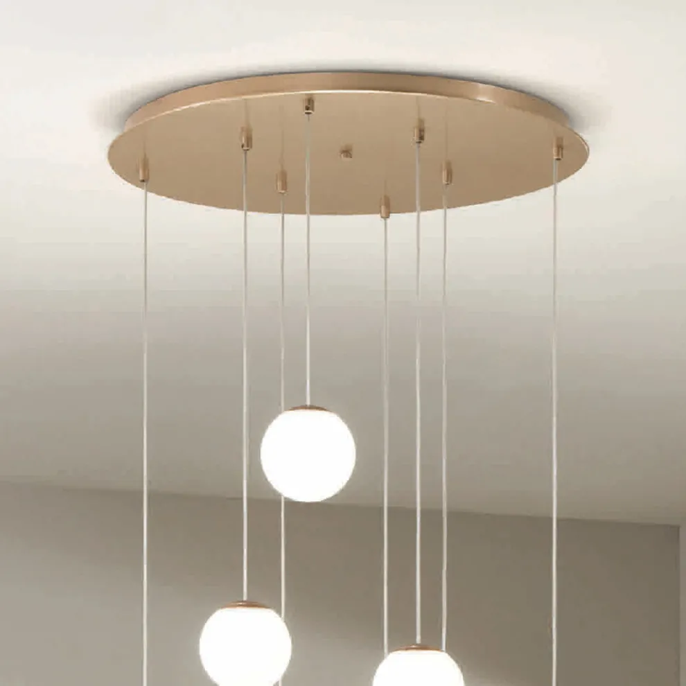 Kronleuchter mit 8 LEDs, optional mit farbigem Glas abgedeckt und Sockel aus Metall – Buche