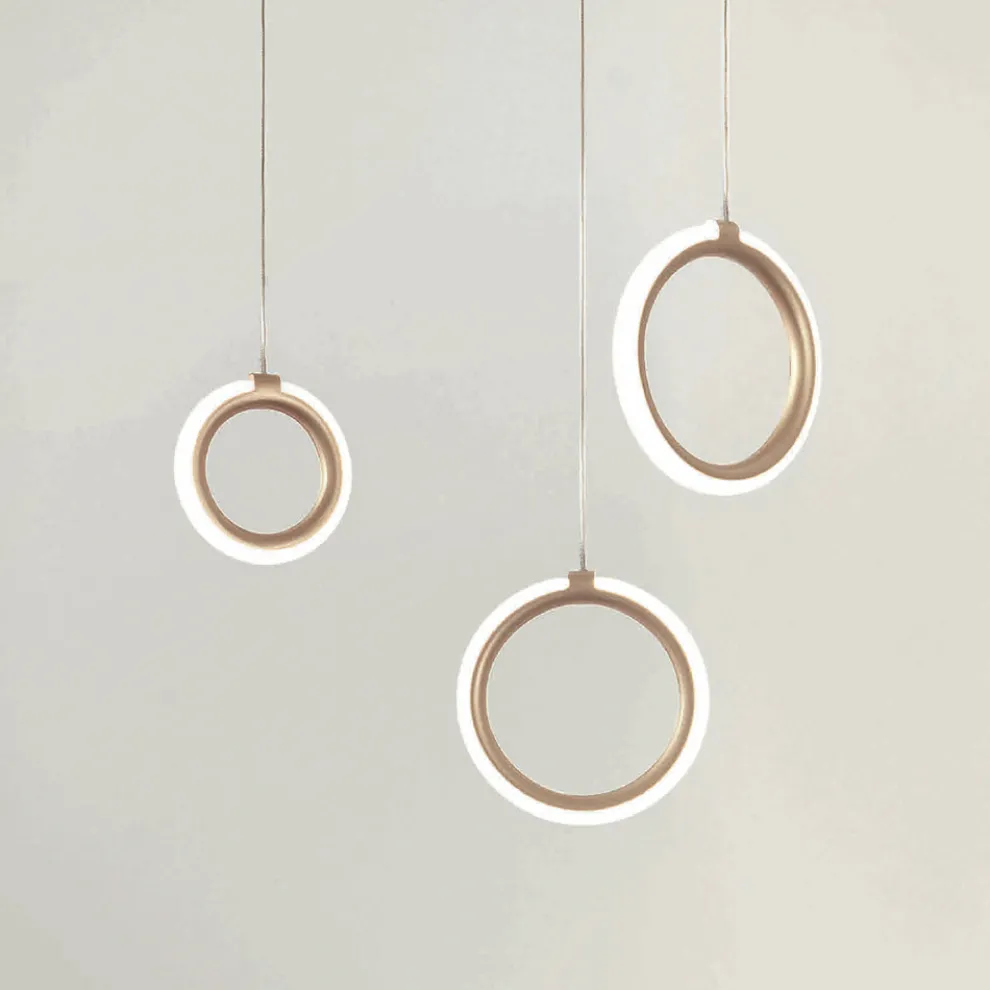 Kronleuchter mit 3 LED-Leuchten aus lackiertem Metall und optionalem Glas – Zeder