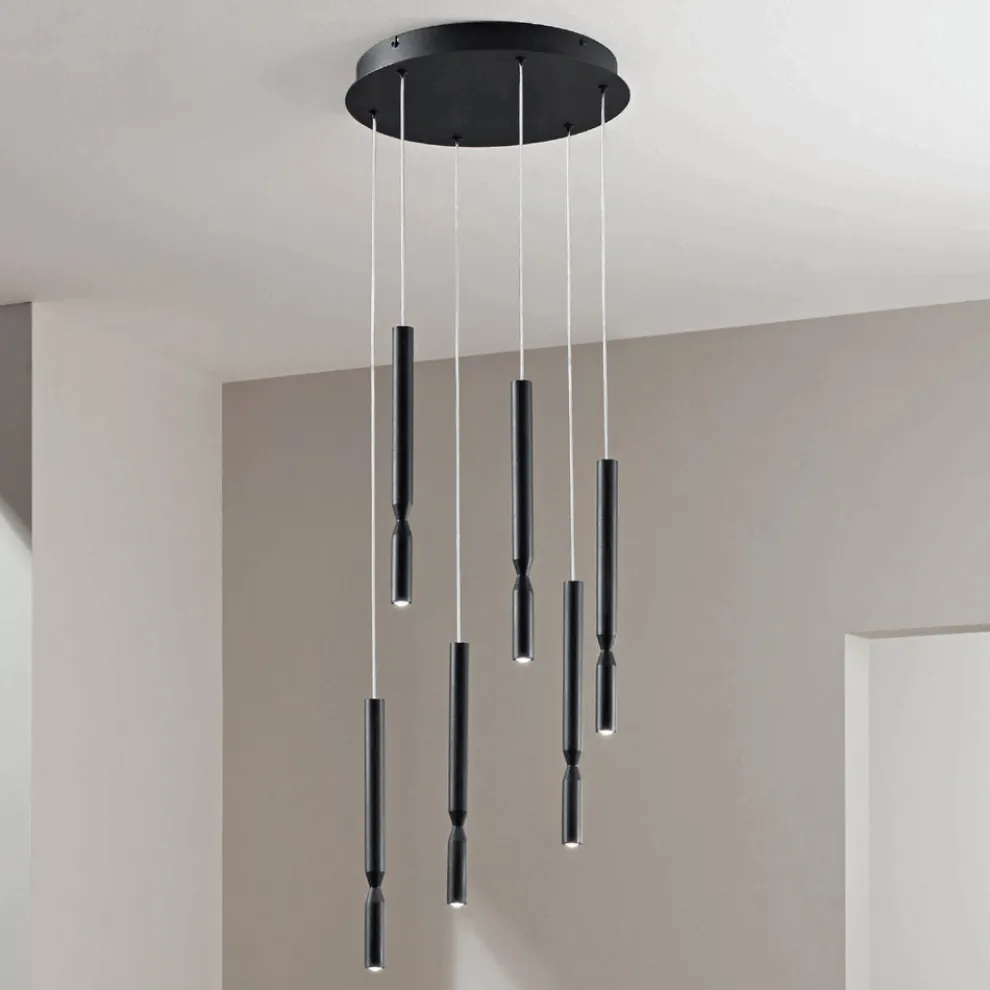 Kronleuchter mit 6 LED-Leuchten aus lackiertem Metall und verstellbaren Kabeln – Lärche