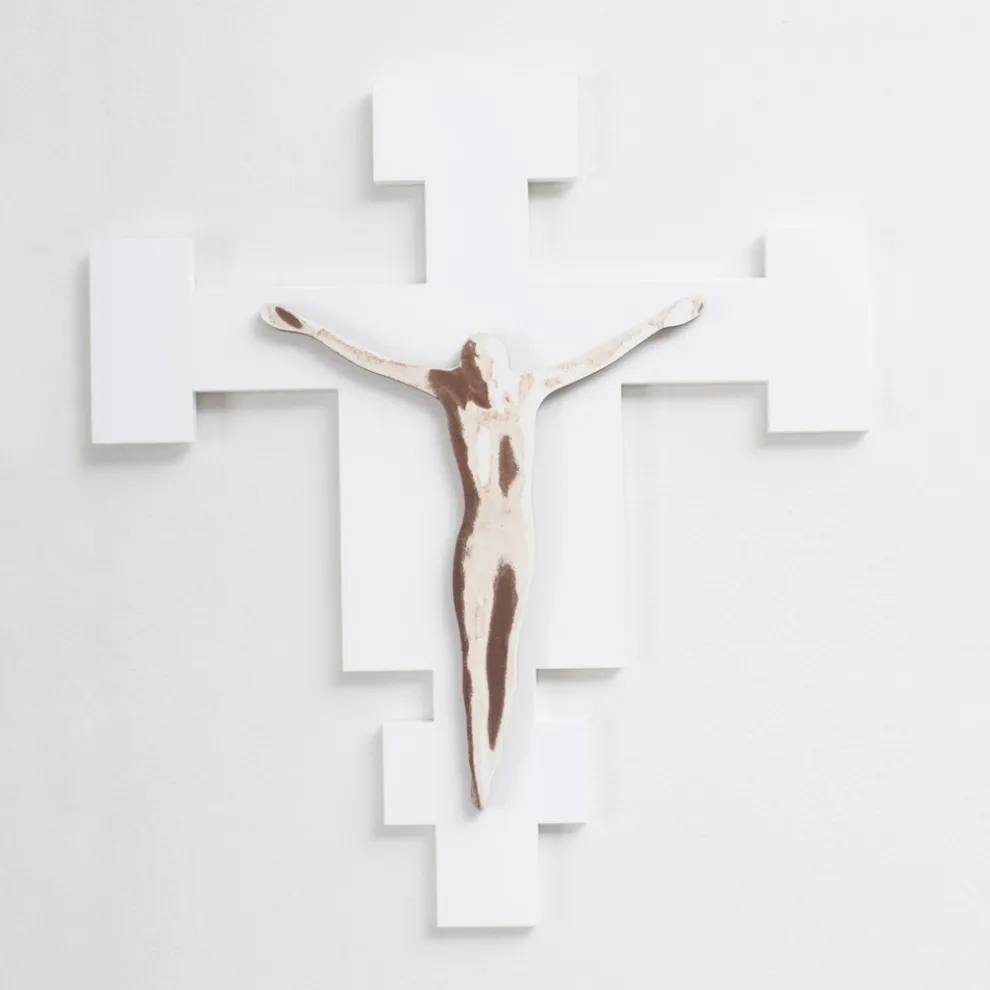 Lasergraviertes weißes Kruzifix des Erlösers, hergestellt in Italien – Glora