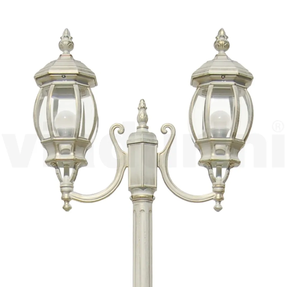 Laternenpfahl mit 2 Lichtern im Vintage-Stil aus weißem Aluminium, hergestellt in Italien – Dodo