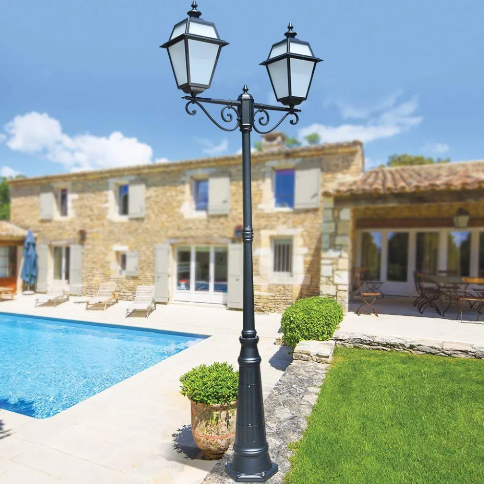 Laternenpfahl mit 2 Lichtern im Vintage-Stil aus Aluminium und Glas, hergestellt in Italien – Vivian