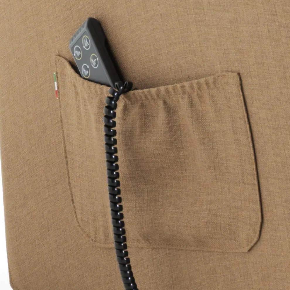 Lift-Sessel mit extra großem Sitz aus Made in Italy-Stoff – Margaret