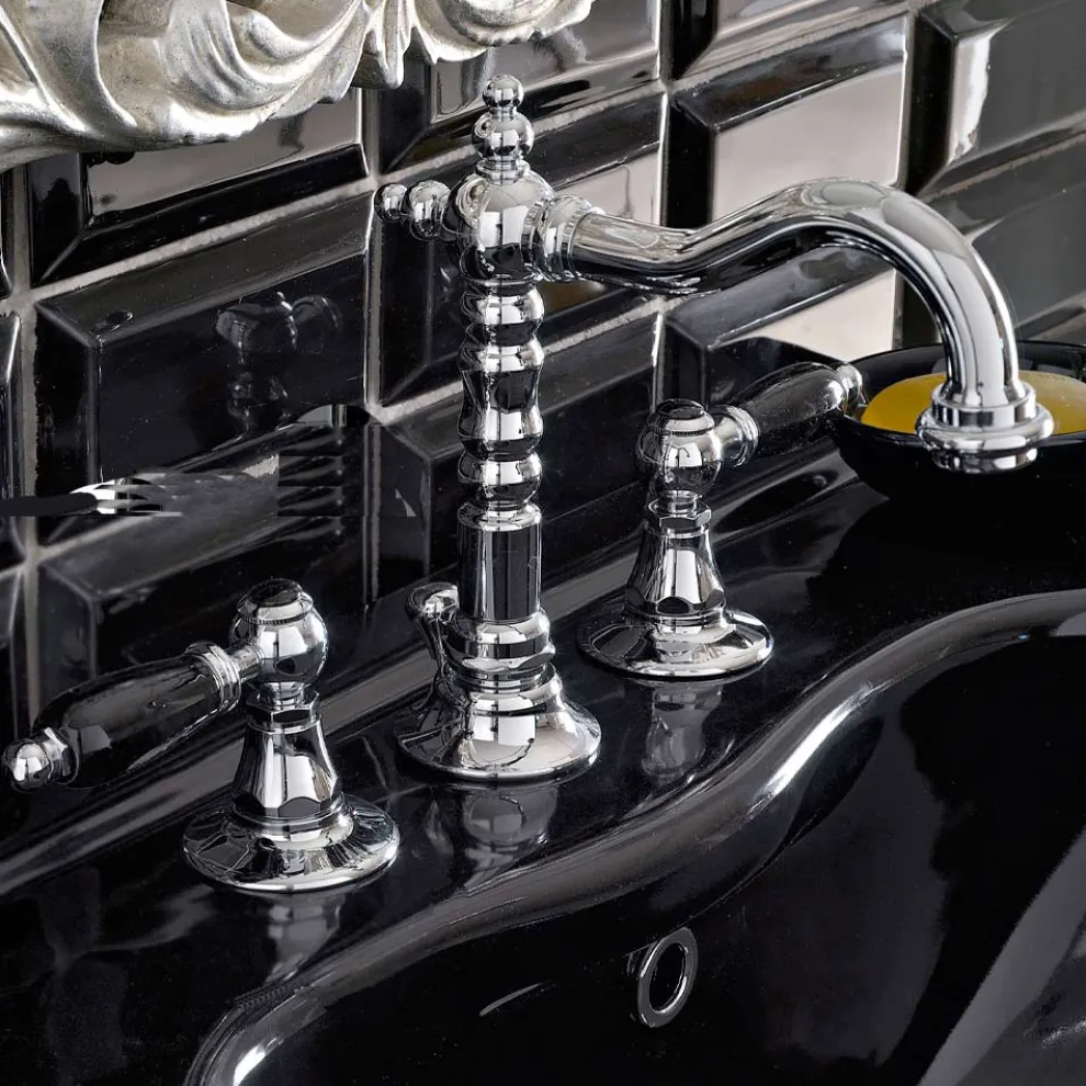 3-Loch-Waschtischbatterie mit Messingablauf im klassischen Handwerksstil - Noriana