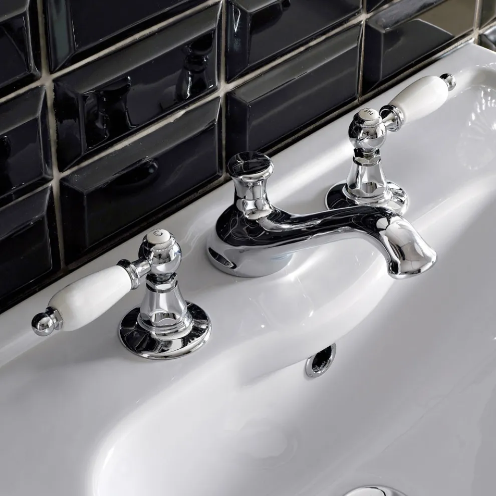 3-Loch-Waschtischbatterie mit Hebeln im klassischen Stil aus handgefertigtem Messing - Noriana