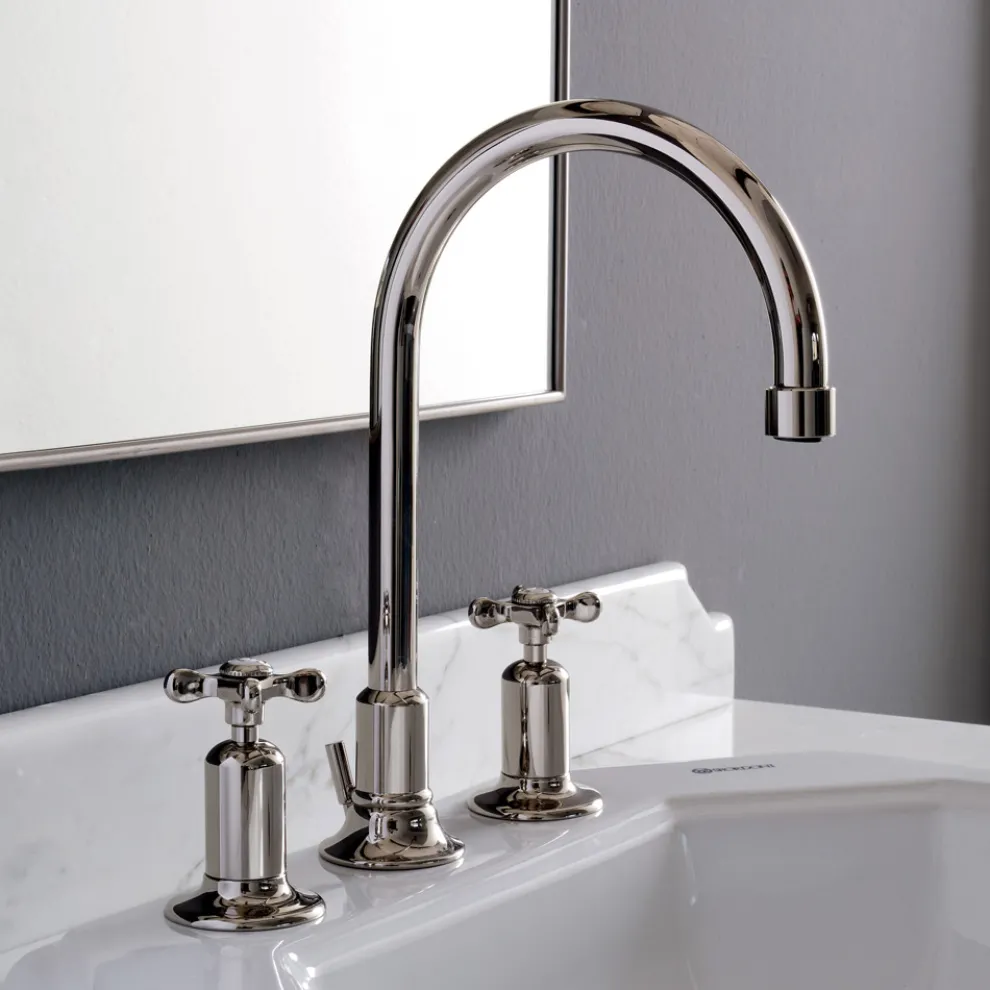 3-Loch-Waschtischmischer mit hohem Auslauf in Nickeloptik, hergestellt in Italien – Rot