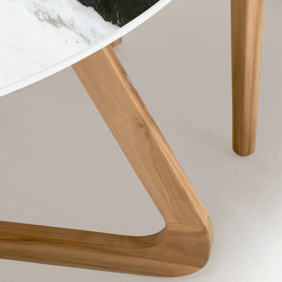 Runder Gartentisch aus Pandaweiß-Keramik Made in Italy - Pegaso