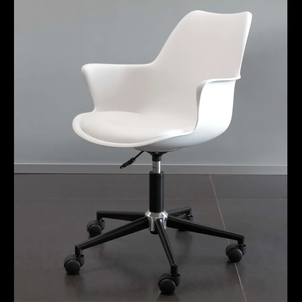 Bürostuhl mit Rollen, Armlehnen und höhenverstellbarem Sitz - Iuri