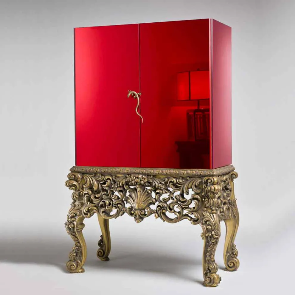 Möbel mit geschnitzte Basis aus Holz,luxury Design, made in Italy, Sam