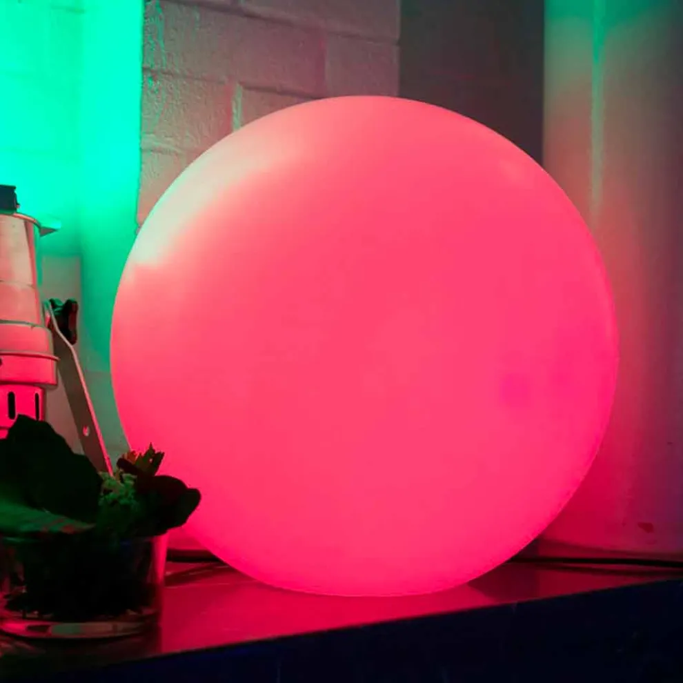 Mehrfarbige LED-Stehlampe aus weißem Polyethylen, rundes Design - Globostar