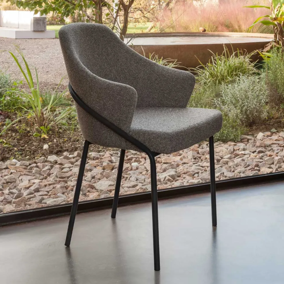 Metallsessel und Sitz aus recyceltem Stoff, hergestellt in Italien – Sage