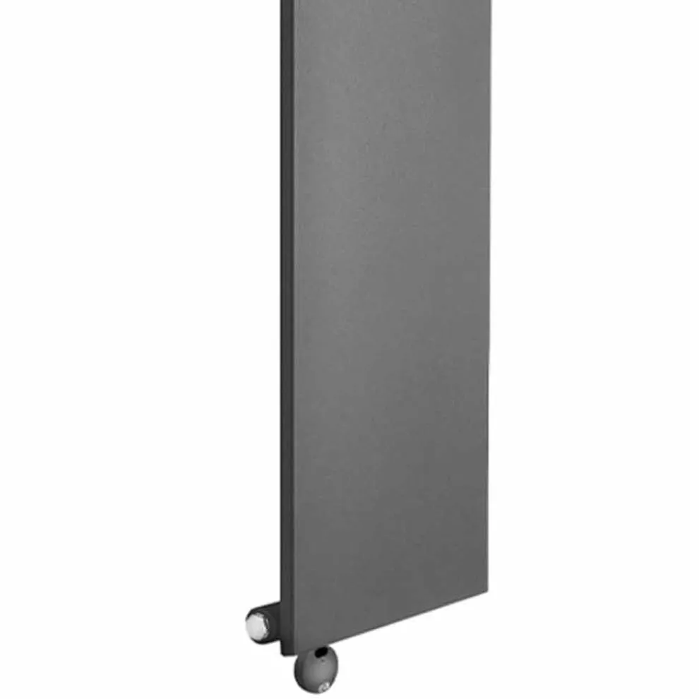 Minimales Design des vertikalen elektrischen Heizkörpers aus farbigem Stahl 700 W - Eis