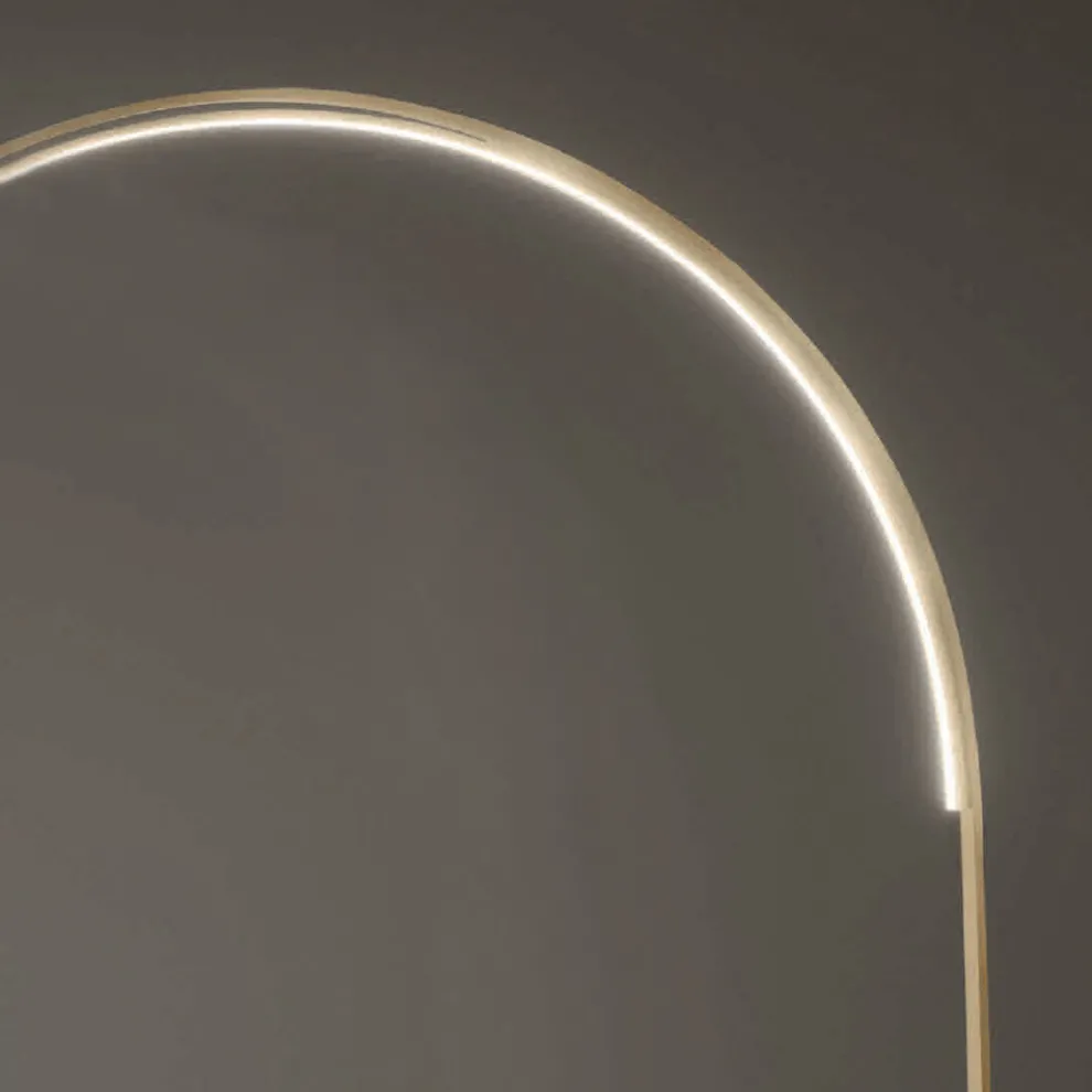 Moderne Stehlampe mit dimmbarem LED-Licht aus lackiertem Metall – Picea