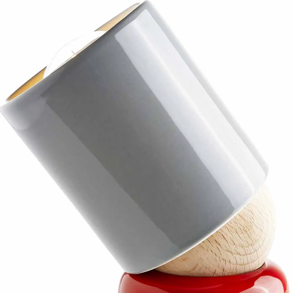 Moderne Tischlampe aus Keramik und Buchenholz hergestellt in Italien, Asien