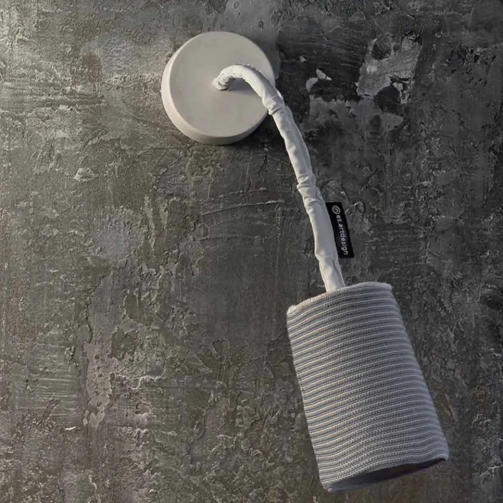 Moderne Wandleuchte In-es.artdesign Paint A Stripe Nebulite und Wolle
