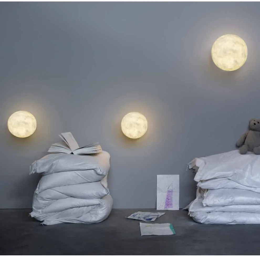 Moderne Wandleuchte In-es.artdesign A. Moon in Nebulite