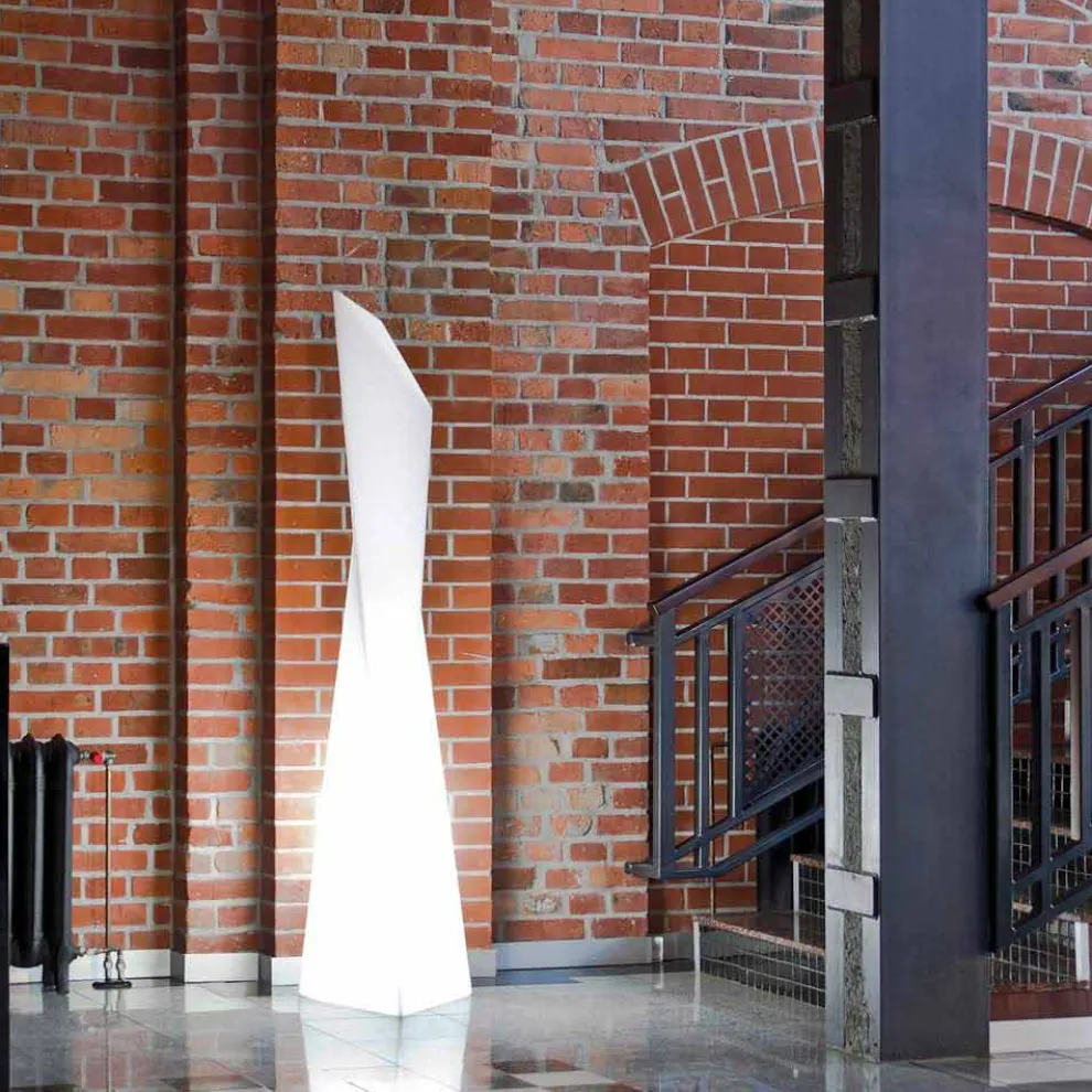 Moderne weiße prismenförmige Stehlampe Slide Manhattan, hergestellt in Italien