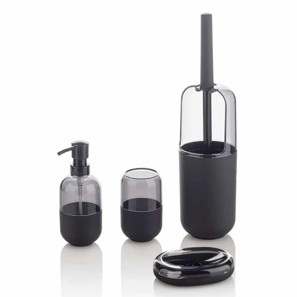 Moderne Zusammensetzung von Badzubehör aus Kunststoff und schwarzem Gummi - Noto