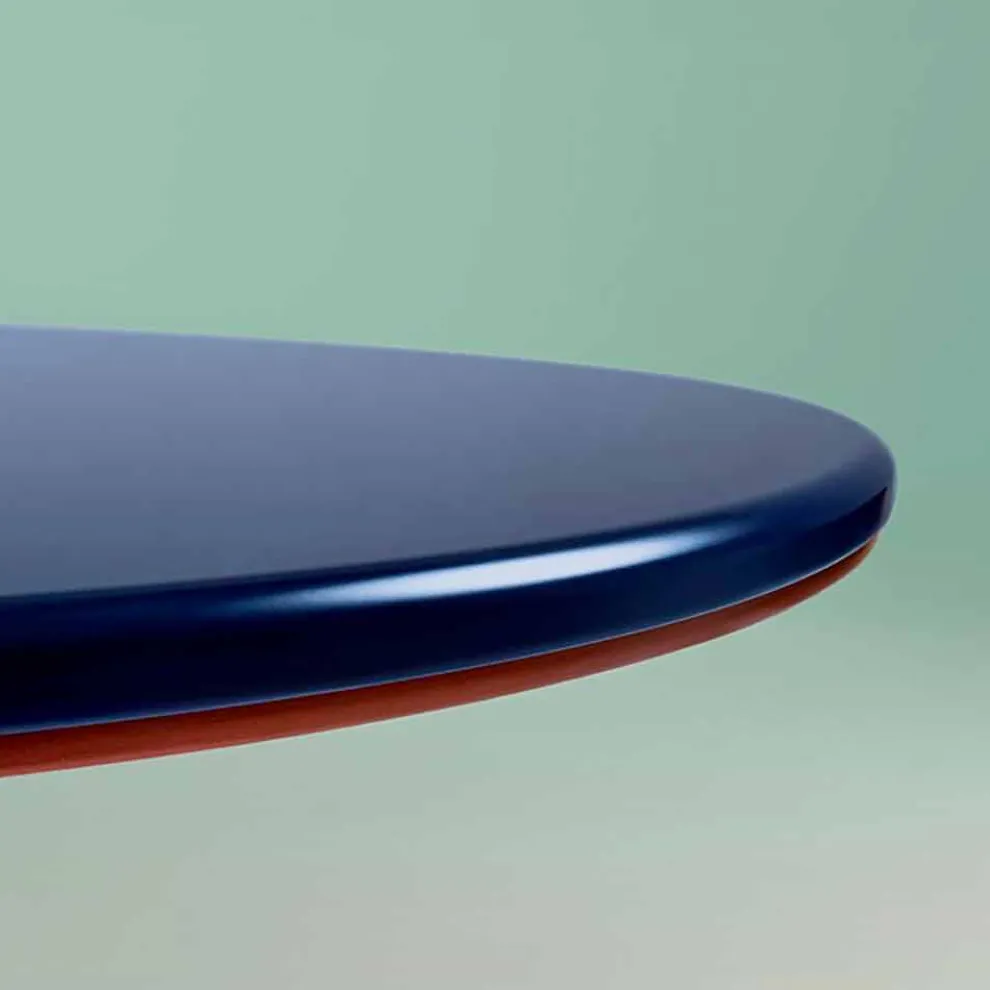 Moderner Esstisch im ovalen Design aus blauem und kupferfarbenem MDF, hergestellt in Italien – Oku