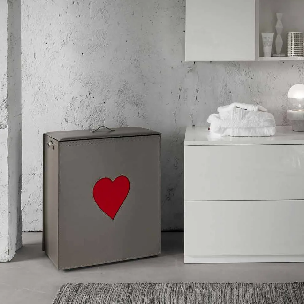 Moderner Lederwäschekorb Made in Italy Adele, Herzeinsatz
