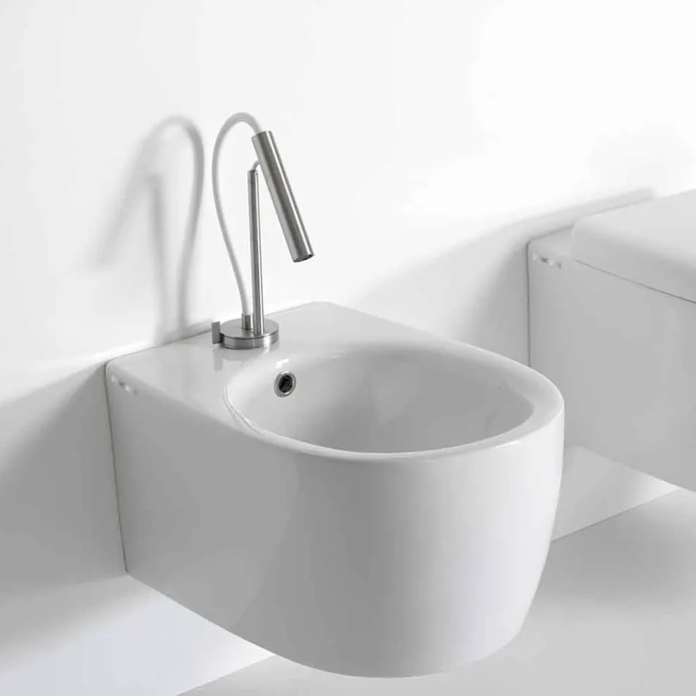 Modernes hängendes Bidet aus farbiger Keramik Made in Italy - Lauretta
