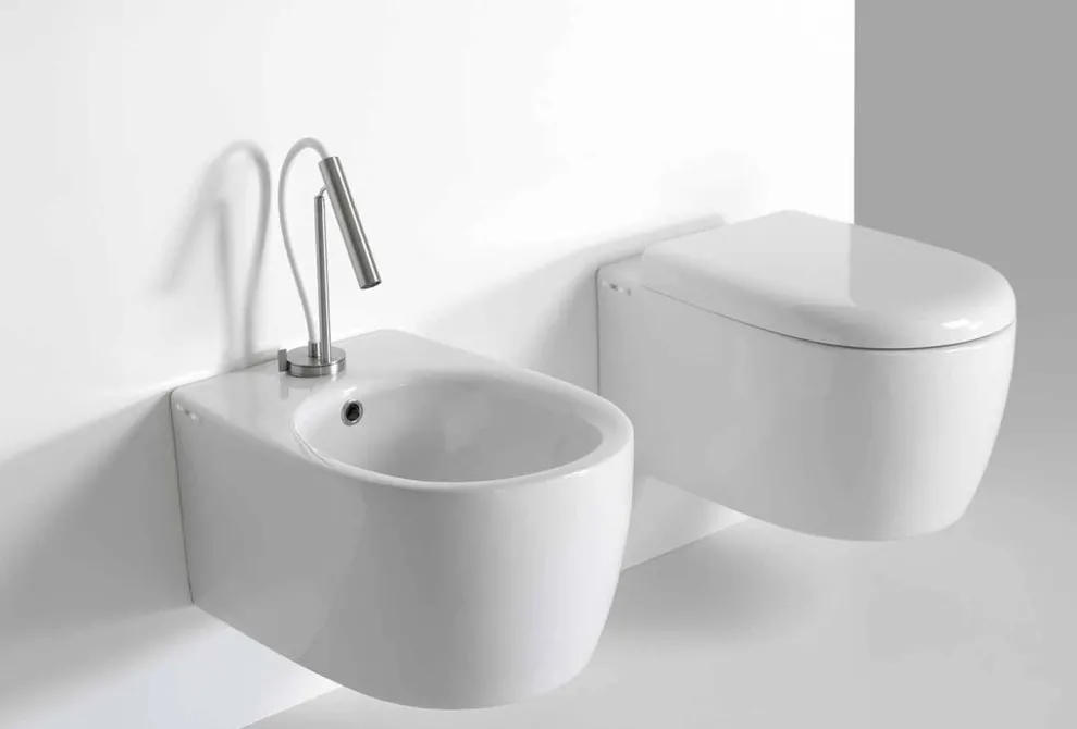 Modernes hängendes Bidet aus farbiger Keramik Made in Italy - Lauretta