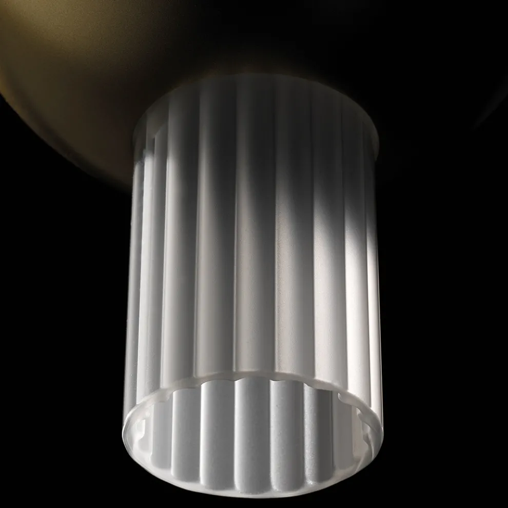 Oris Metall-Pendelleuchte mit Canneté-Glaszylindern