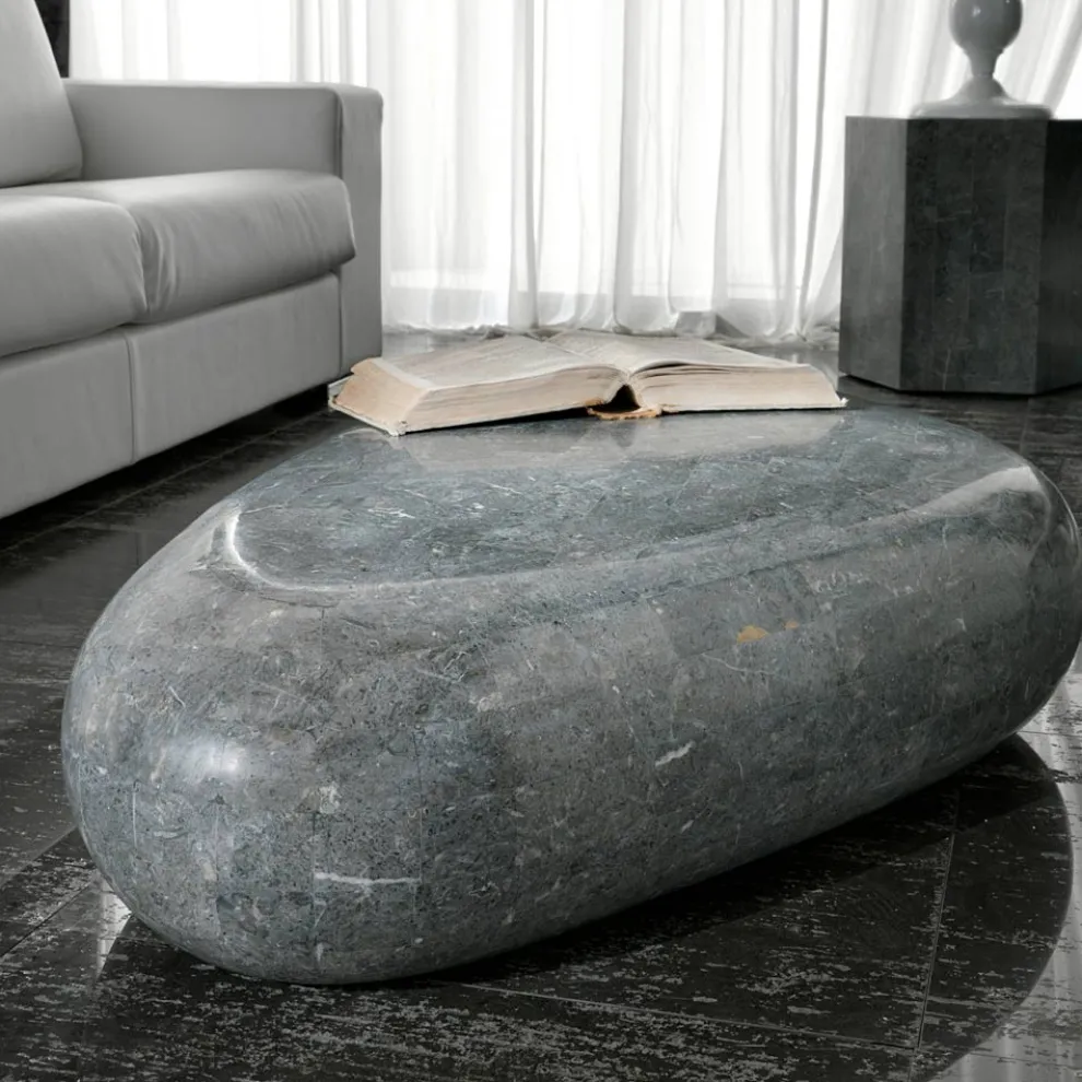 Ovaler Couchtisch aus modernem Fossilstein – Avenue
