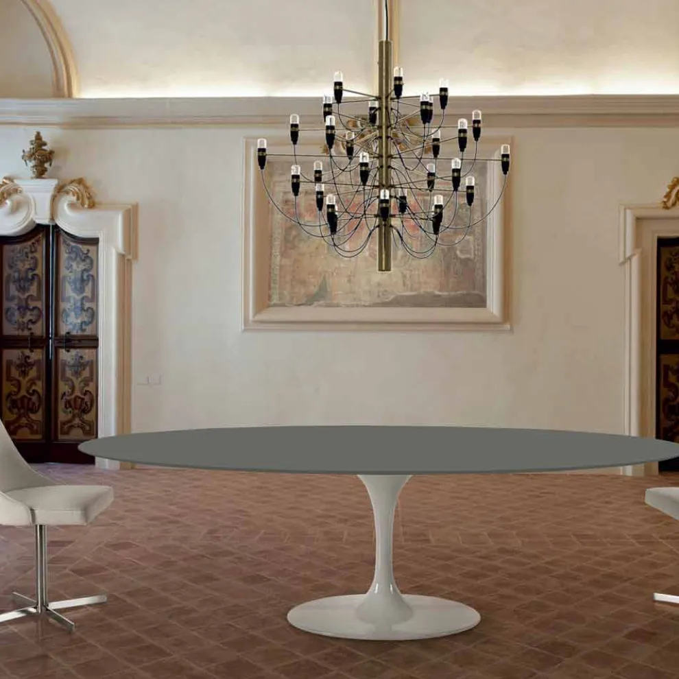 Ovaler Esstisch mit luxuriöser, in Italien hergestellter Fenix-Platte – Dollars