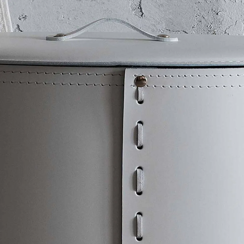 Ovaler Wäschekorb aus regeneriertem Riky-Leder, hergestellt in Italien