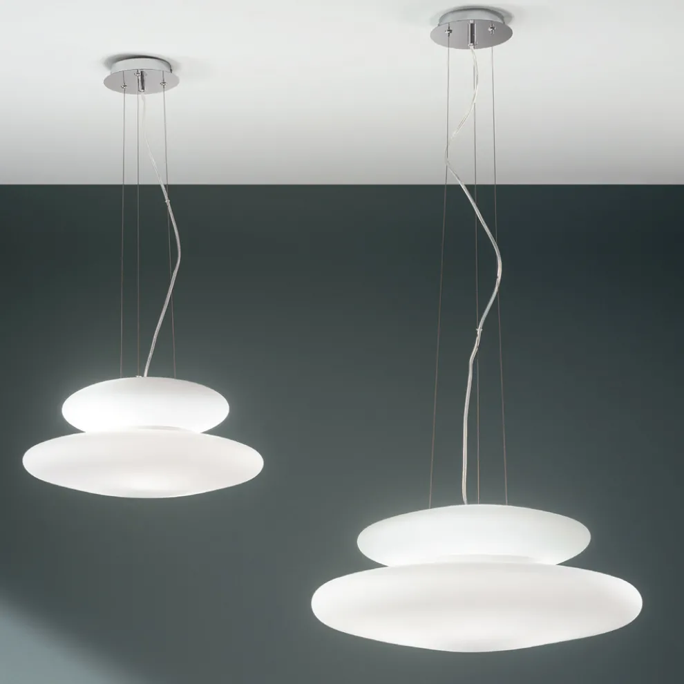 Pendelleuchte aus geblasenem weißem Glas und verchromtem Metall - Illumina