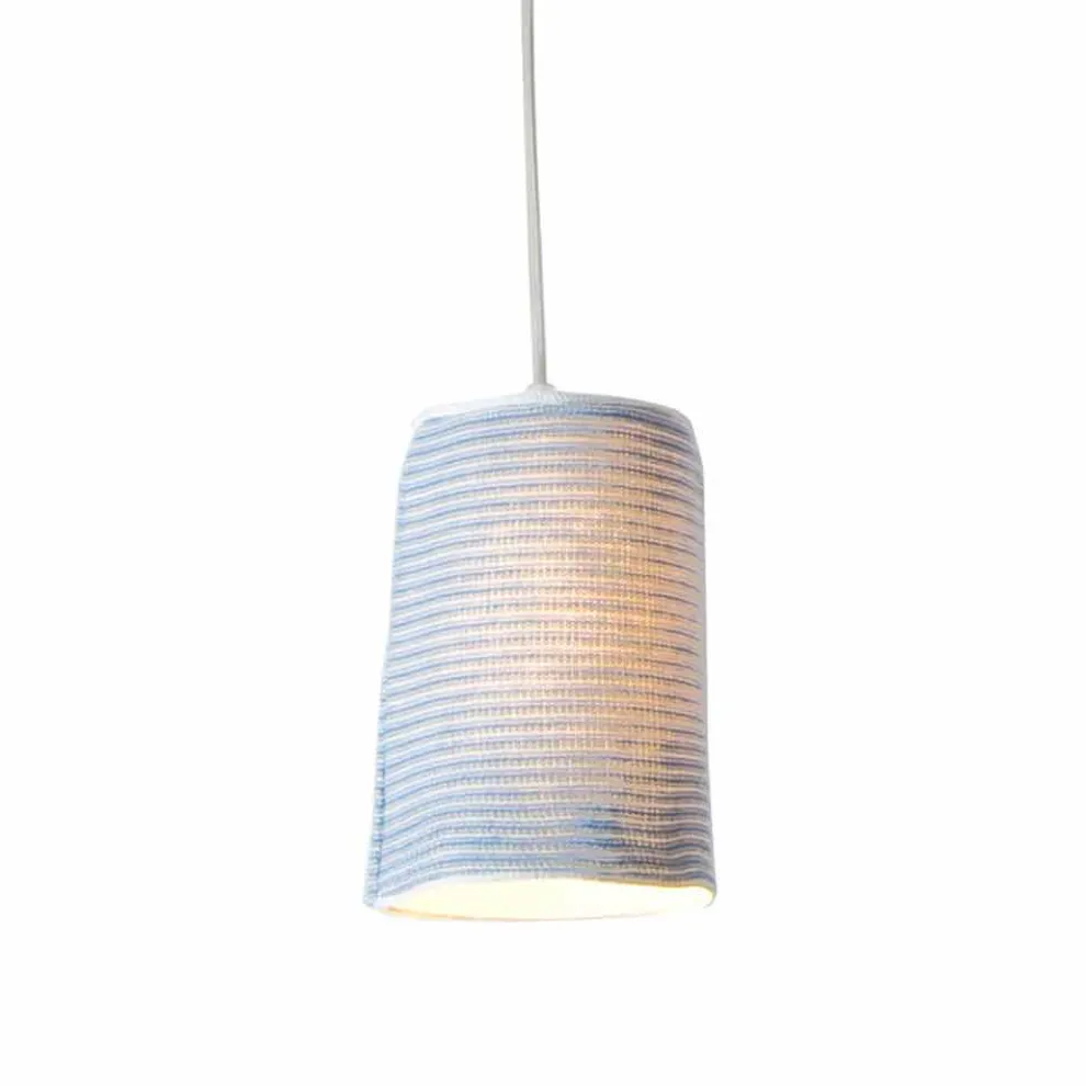 Pendelleuchte aus Nebulite und Wolle In.es.artdesign Paint Stripe