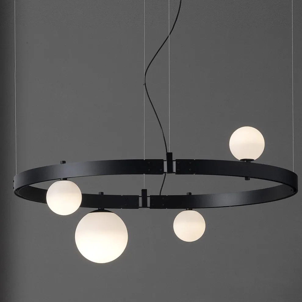 Pendelleuchte im ovalen Design aus schwarzem Aluminium mit Kugeln und Strahlern - Exodus