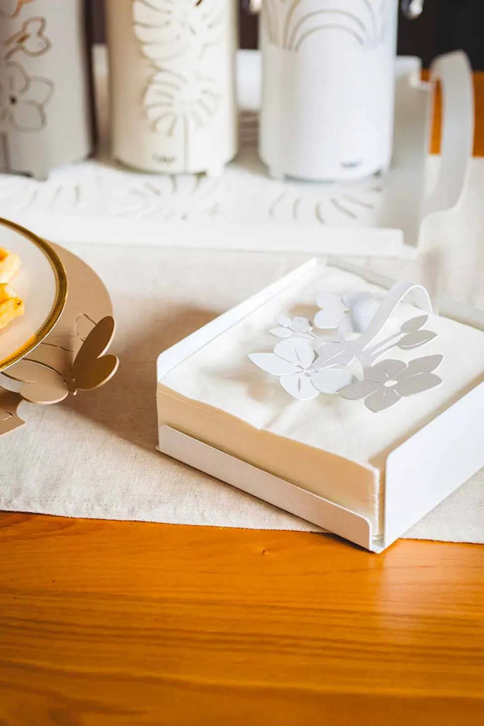 Moderner Blumen Serviettenhalter aus Edeleisen Made in Italy - Marken