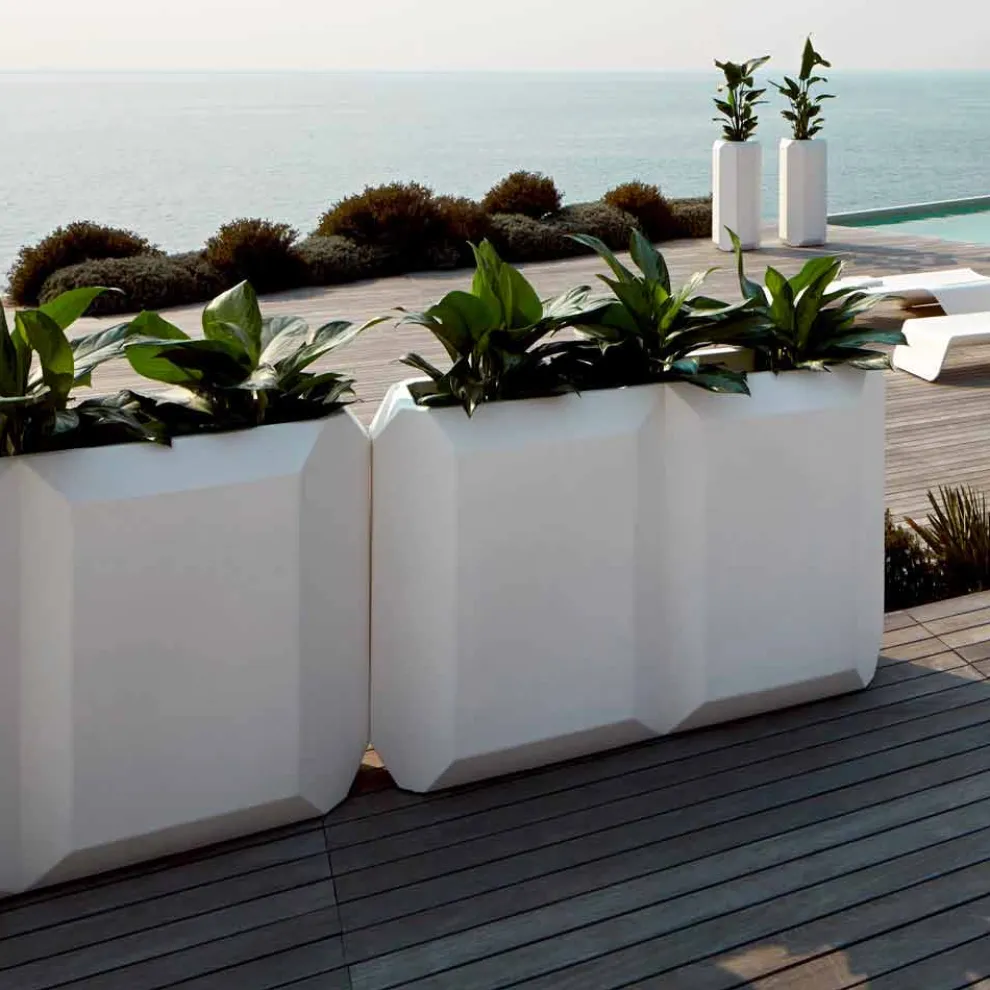 Weiße Plastikvase im Innen- oder Außenbereich in 3 Größen, 2 Stück - Gem von Myyour