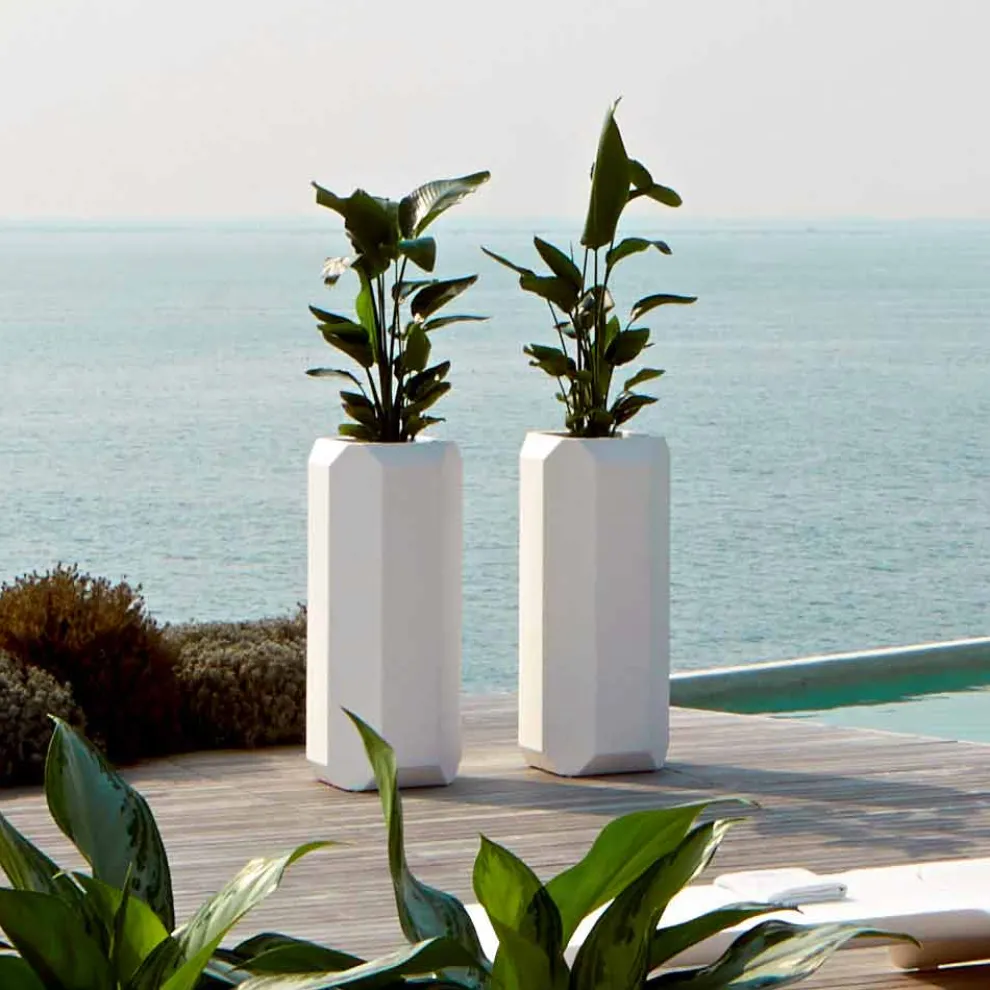 Weiße Plastikvase im Innen- oder Außenbereich in 3 Größen, 2 Stück - Gem von Myyour