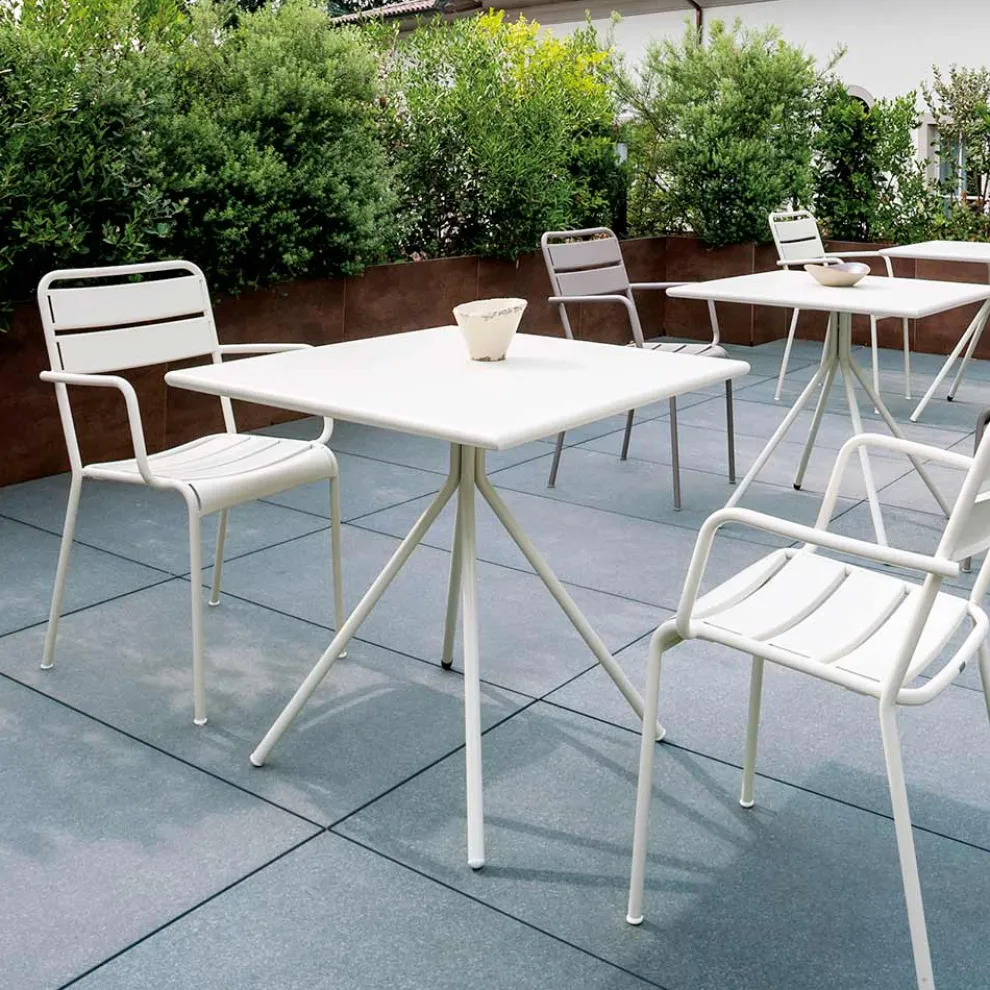 Quadratischer Gartentisch aus verzinktem Stahl Made in Italy - Ralph