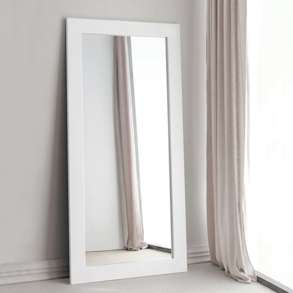 Spiegel mit Rahmen in verschiedenen Ausführungen, hergestellt in Italien – Belenus