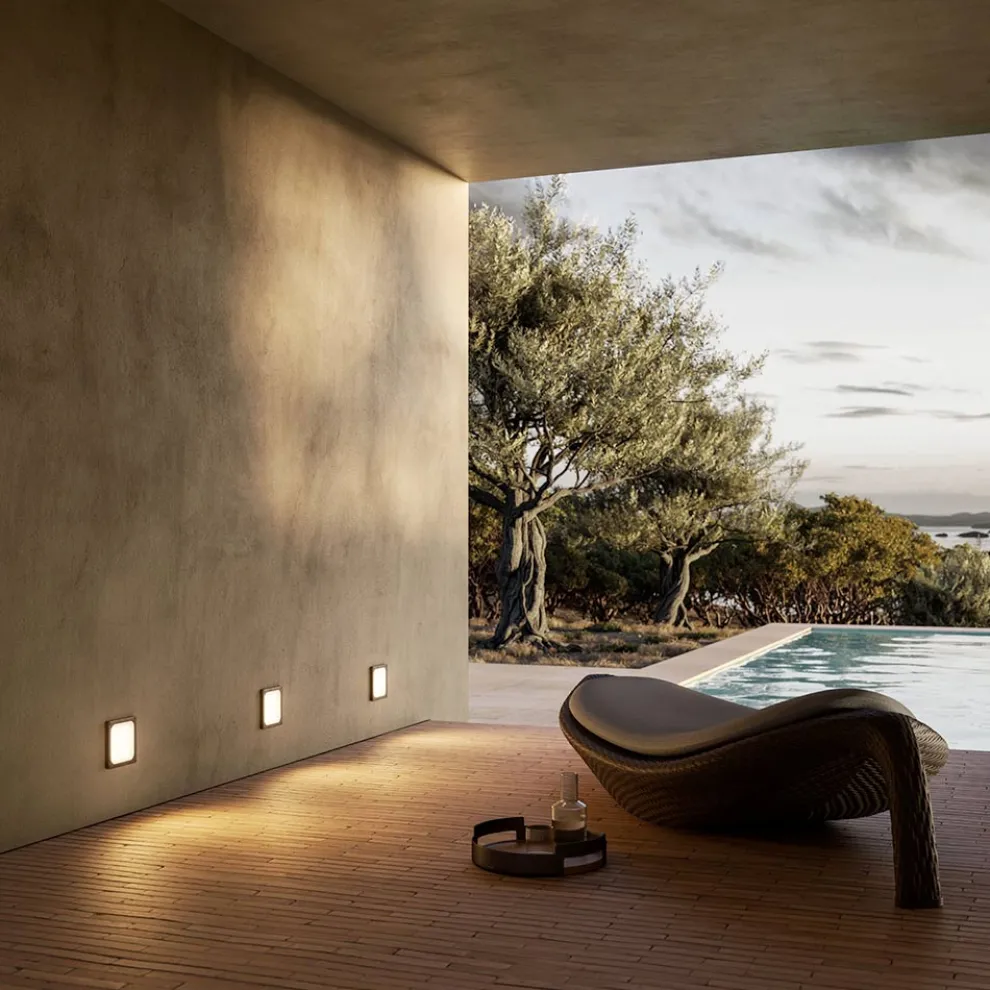 Quadratische Wandleuchte aus Messing mit optionalem Detail – Boot