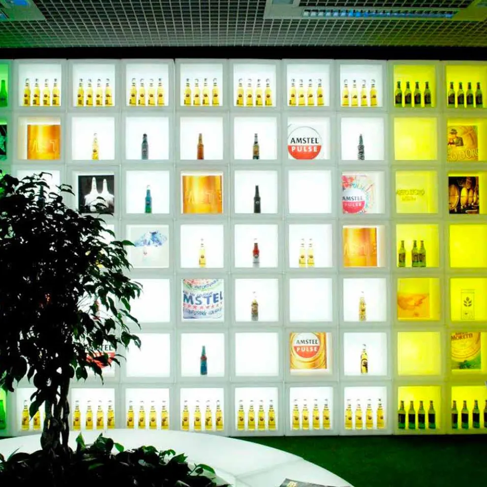 Würfelförmiges helles Regal mit modernem Design Slide Open Cube, hergestellt in Italien