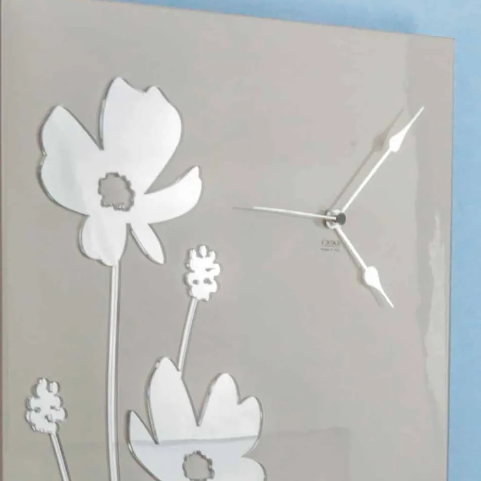 Rechteckige Wanduhr im Braun- und Plexiglas-Design - Silene
