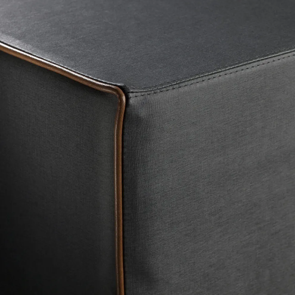 Rechteckiger gepolsterter Pouf aus Stoff und kontrastierender Kante, hergestellt in Italien – Boreale